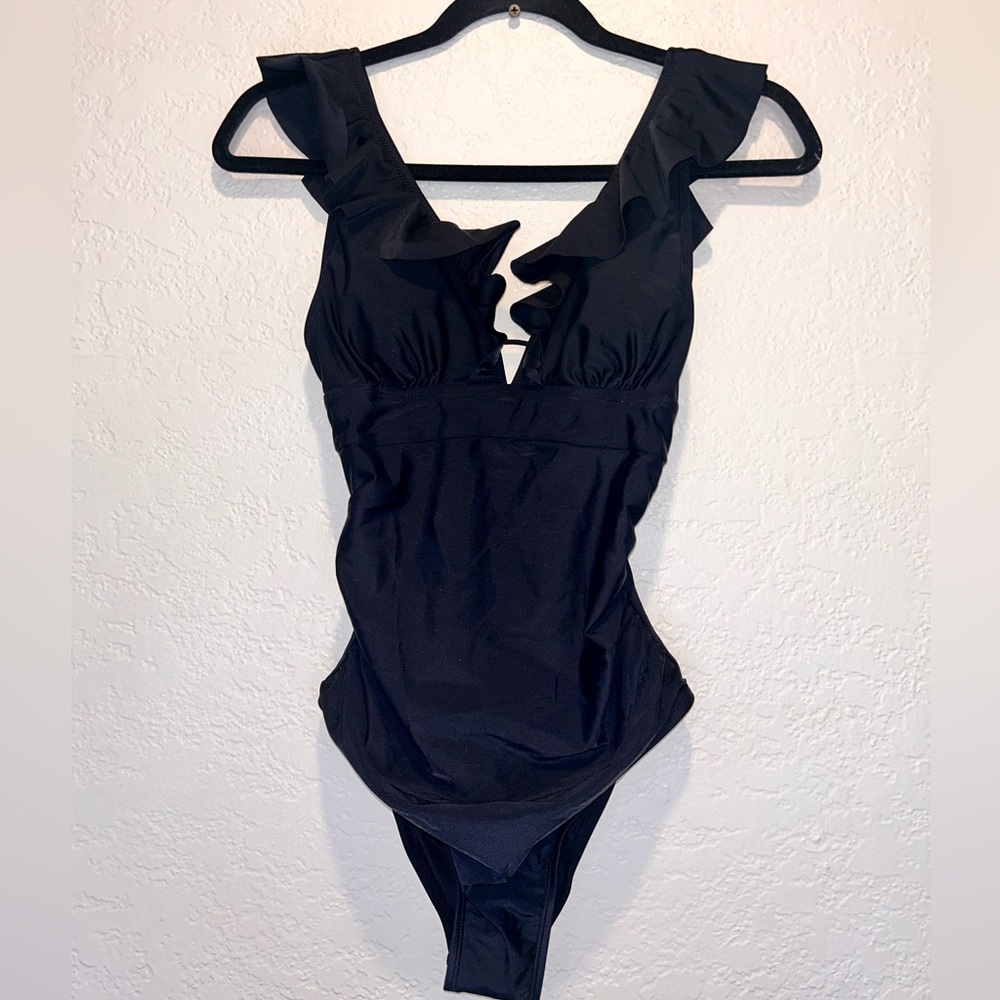 Cupshe Elegant Black One-Piece Swimsuit NEW Small